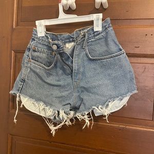 Vintage levi high waisted shorts